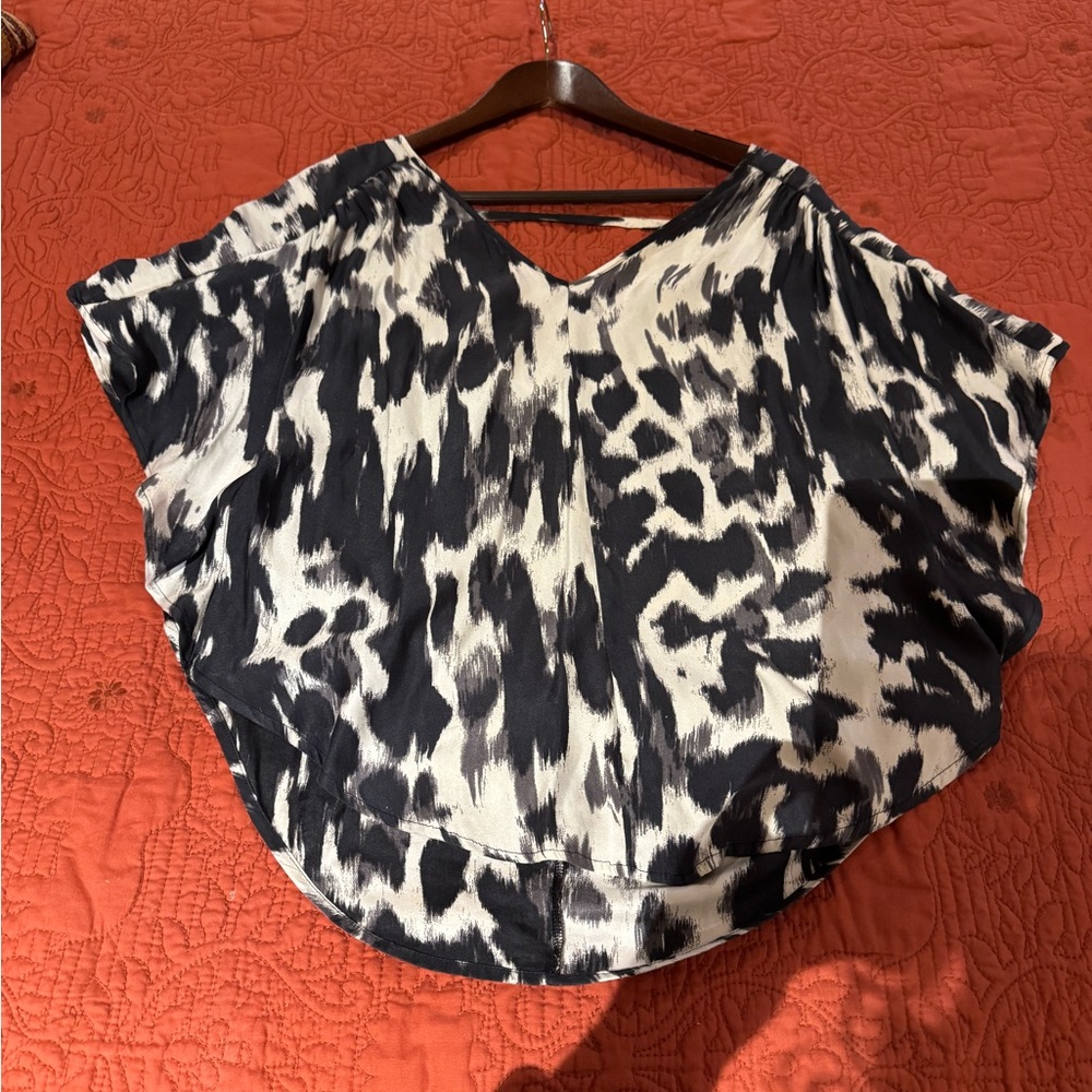 Stylish Black and White Women's Top